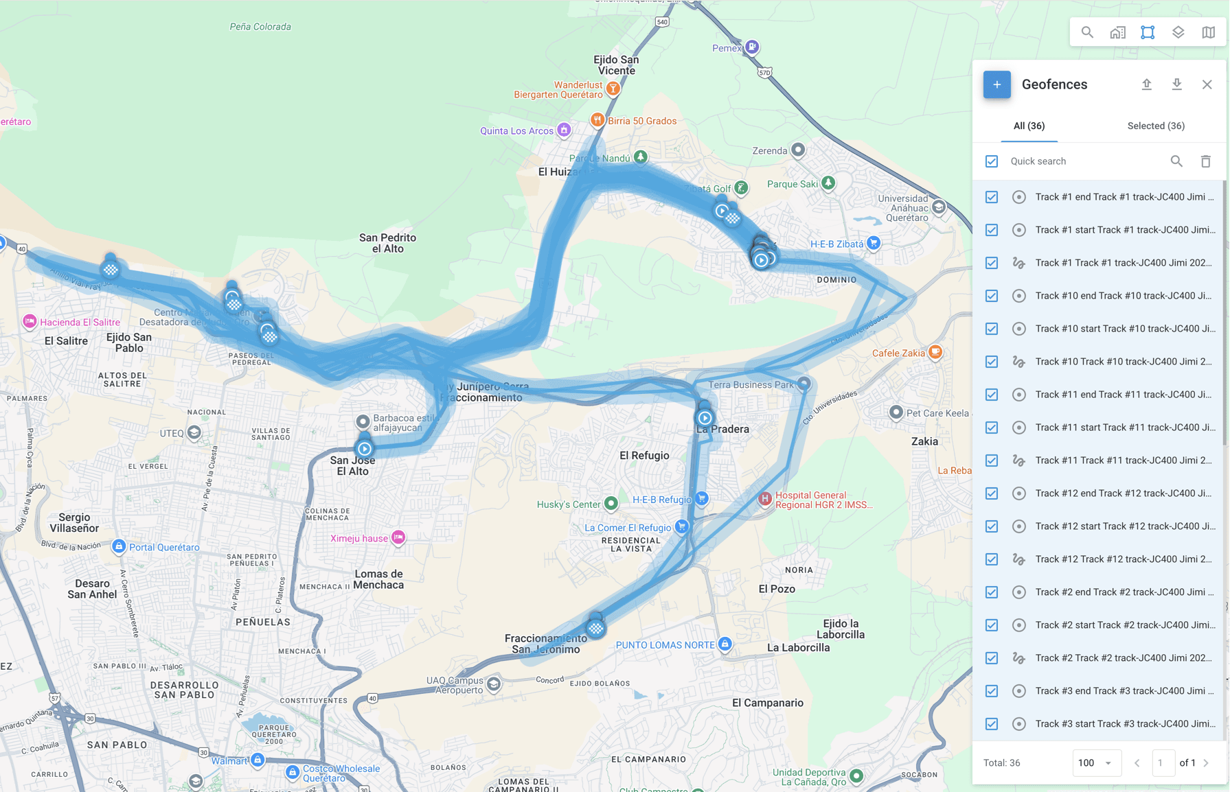 Carte géospatiale affichant une densité de trajets bleus sur des zones urbaines et naturelles.